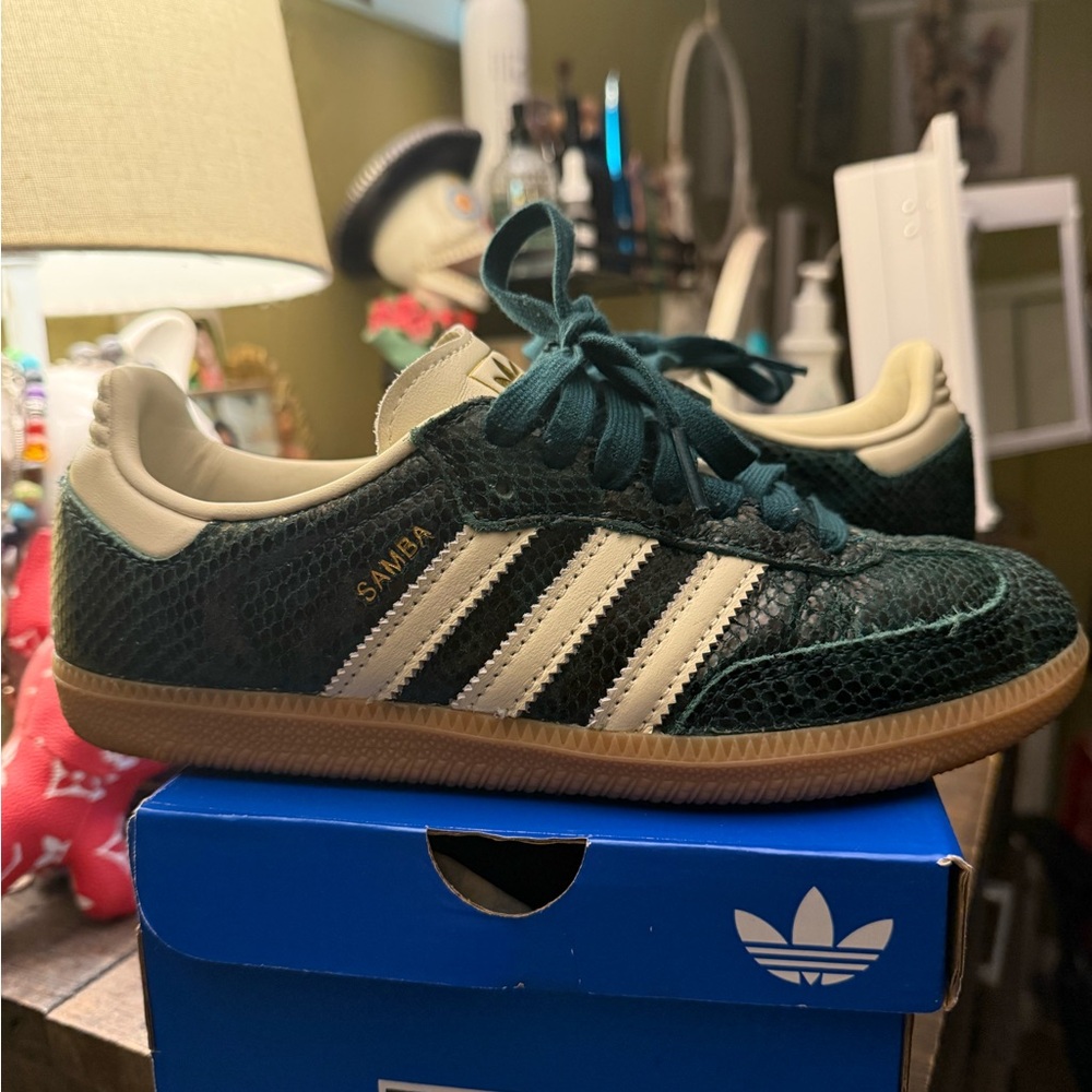 Adidas- Samba
